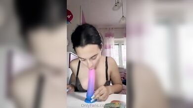 Pausa studio con tanta voglia di cazzo