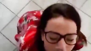 Puttana fai vedere come sei troia al tuo fidanzato cornuto