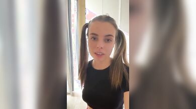 Ciao papi la tua troietta è a tua disposizione