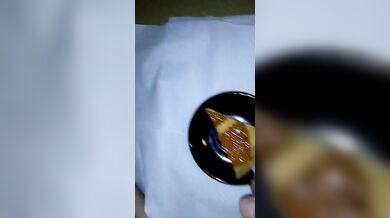 Il dolce è servito sborrata sulla torta