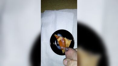 Il dolce è servito sborrata sulla torta