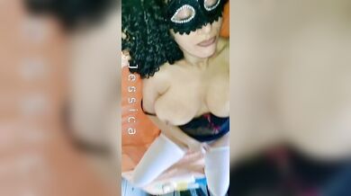 Jessica succhia il cazzo