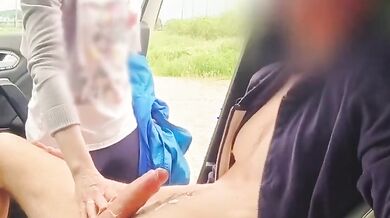 Pompino e sega a Gently in macchina ragazza sconosciuta troia