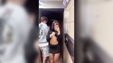 Ma che cazzo fai zoccola