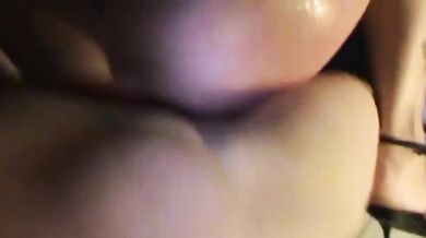 Ma come cazzo lo prendi nel culo? Sei proprio una troia