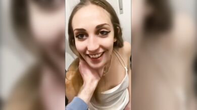 Brutto stronzo ti piace fartelo succhiare