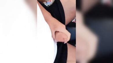 Lei lo sega in motorino