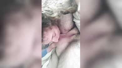 Giorgia mi lecca bene le palle