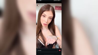 Alessia video tatuaggio alla fica OF