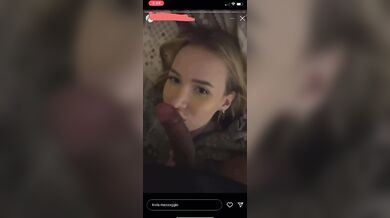 Primo piano fidanzata col cazzo in bocca