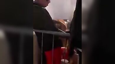 Michelle Comi famosa onlyfanser italiana fa un pompino in discoteca