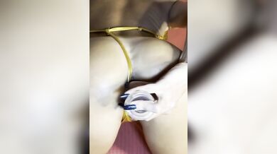 Dildo in fica a pecora ragazza italiana