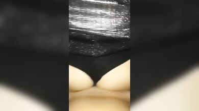 Scopata amatoriale con giovane troia conosciuta in discoteca