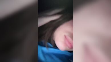 Studentessa napoletana si masturba