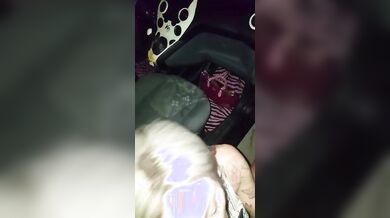 La più bocchina di Roma - Noemi spompina due ragazzi in un parcheggio