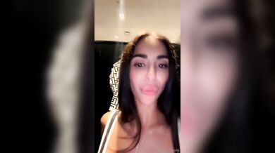 Sara meravigliosa tettona OF