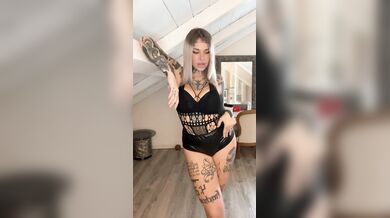 Luciferina video porno onlyfanser tatuata italiana