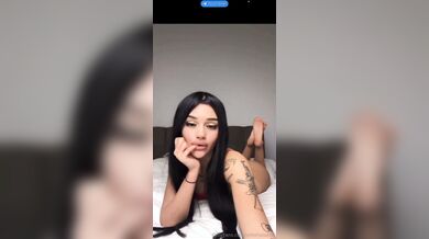 Mi fai vedere il cazzo? Tiralo fuori