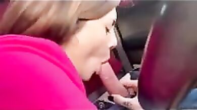 Guido e passano le macchine e lei mi sta facendo un pompino