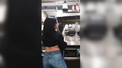 Barista sarda tettona le mostra