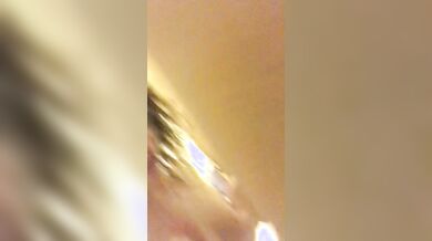 Moglie sborrata sulle sue tettone sode