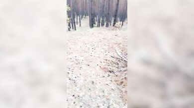 Pompino all'aperto fidanzata con occhaiali