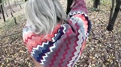 Federica fa sesso col fidanzato nel bosco e ingoia