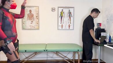 Fisioterapista scopa cosplay italiana fica OF