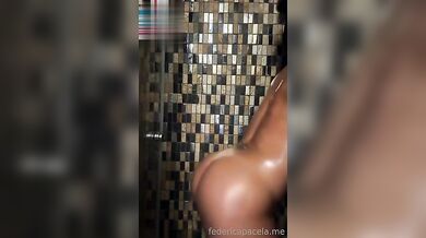 Federica Pacela tettona of in doccia