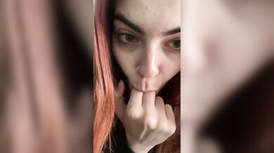 Carola la succhia cazzi