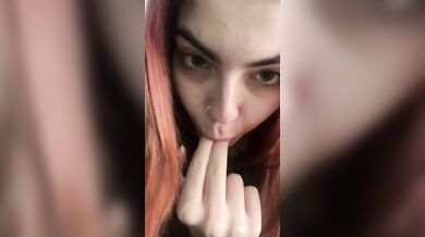 Carola la succhia cazzi