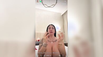 Diretta onlyfanser italiana tettona