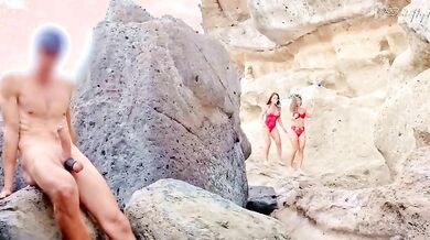 Onlyfanser italiane lesbicano in spiaggia e aiutano guardone a sborrare