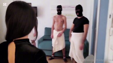 Tre cazzi a sorpresa per italiana OF