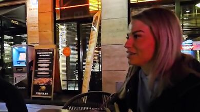 Treesome con Danika e bionda italiana fica