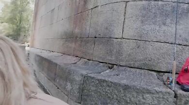 Coppia italiana Pompino al fiume Pov