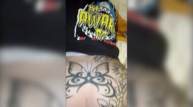 Fidanzata con bel culo tatuato scopata a novanta