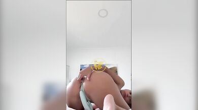 Naomi si masturba OF