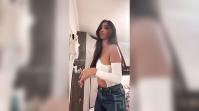 Naomi de Crescenzo Tiktok