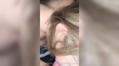 Inculata in macchina dal fidanzato con crampie