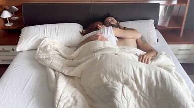 Fidanzata coi capelli rossi scopata forte appena sveglio