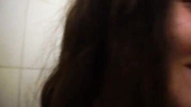 Coppia italiana scopa nel bagno del campeggio