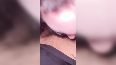 Sono la vostra cagna scopatemi