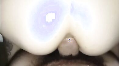 Le fa male in culo ma vuole continuare