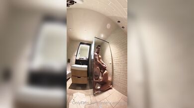 Federica scopata dal fidanzato in doccia