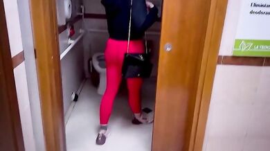 Pompino a black nel bagno del supermercato troie italiane