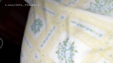 Bionda italiana tatuata scopata e sborrata sulla pancia dal suo tipo OF