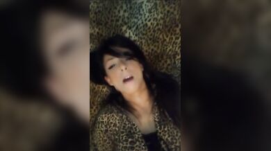 Gaia si masturba e mi manda il video