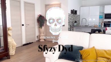 Ragazza italiana social fica inculata pesantemente