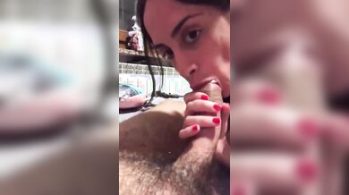 La mia tipa succhia il mio uccellone